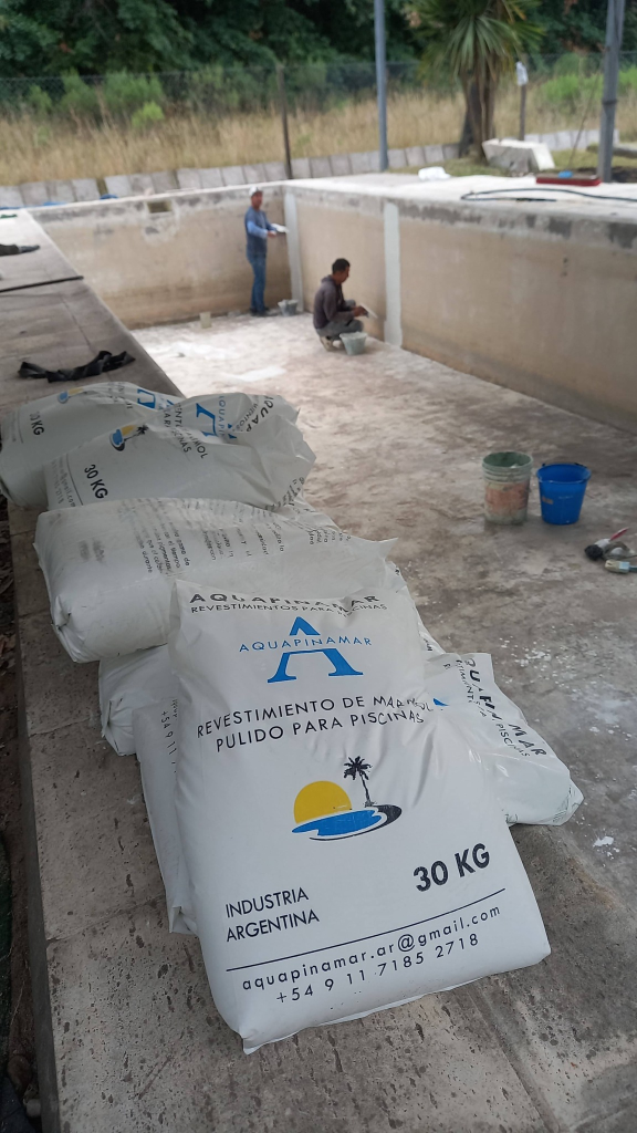 Preparación: bolsas AquaPinamar 30kg listas en obra